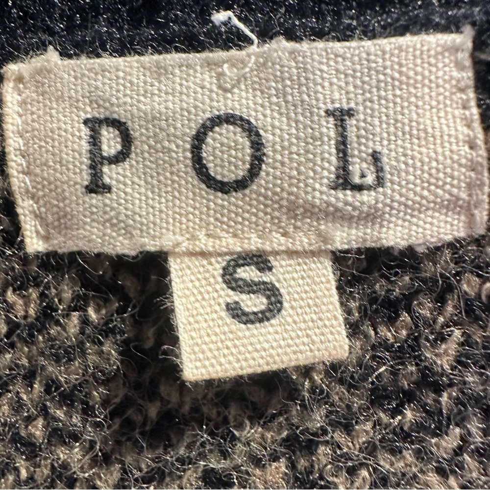 POL NWOT V-Neck Sweater with Red and White Stars - Picture 6 of 10